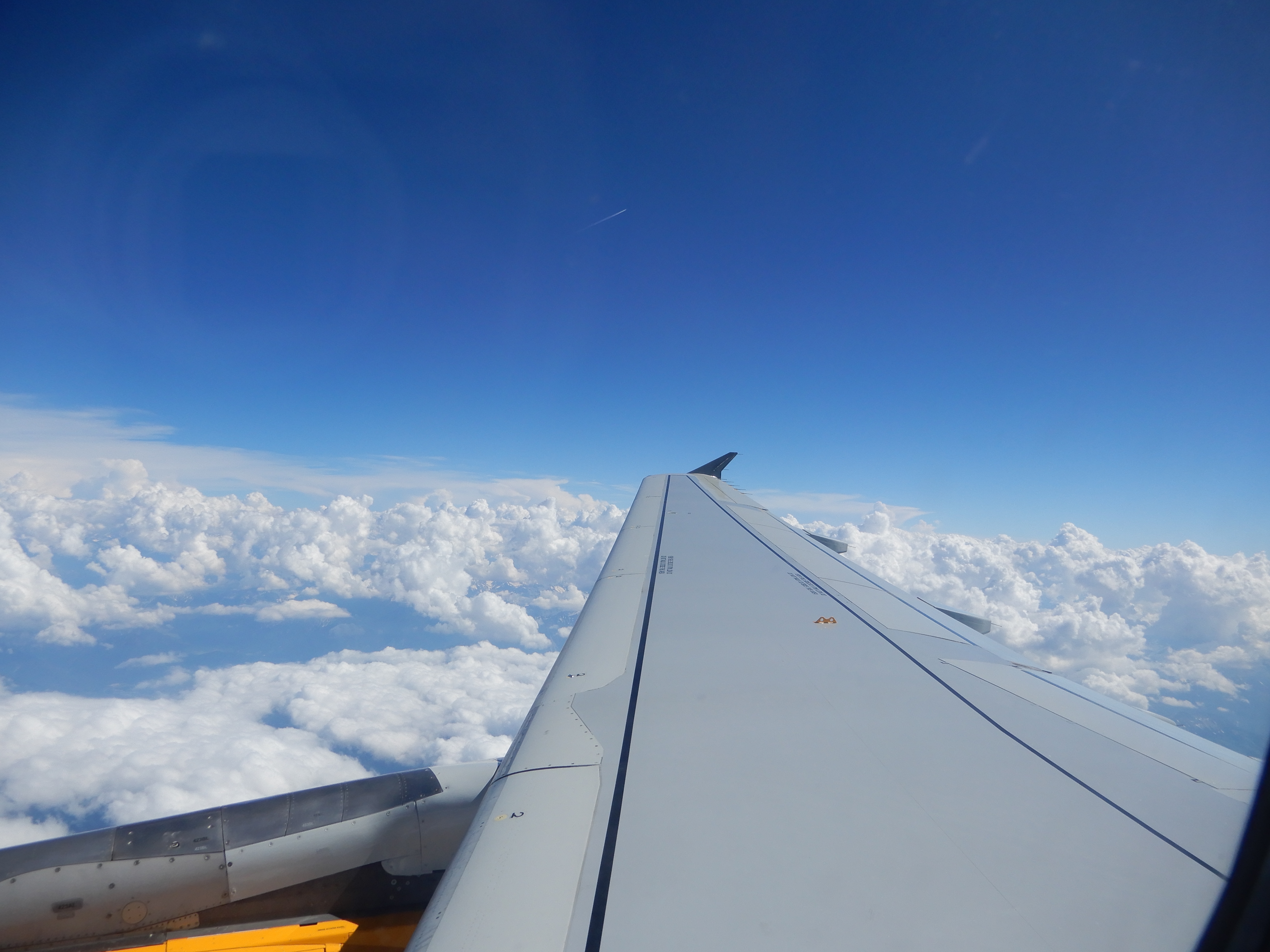 da über den Wolken ist so viel Weite, so viel Frieden. Danke für unsere wunderschönen Reisen. 